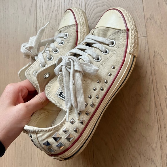 studded low top converse